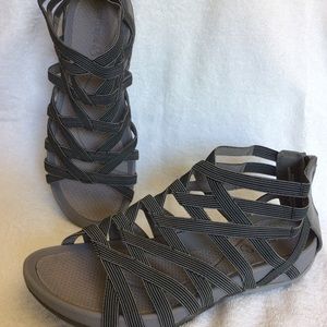 Baretraps stamina gladiator sandals grey women 8